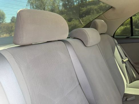 Used 2012 Toyota Corolla L FWD image 22