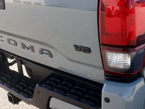 Used 2023 Toyota Tacoma 4x4 Double Cab image 8