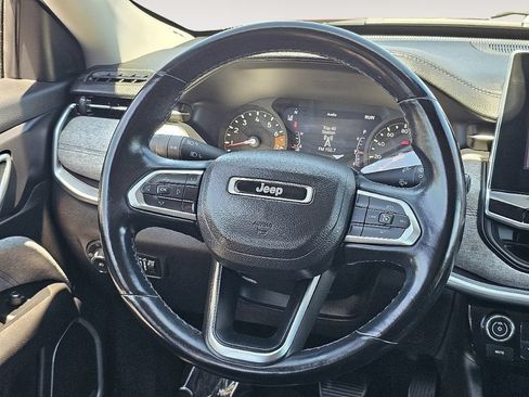 Used 2022 Jeep Compass Latitude w/ Sun and Sound Group AWD/4WD image 37