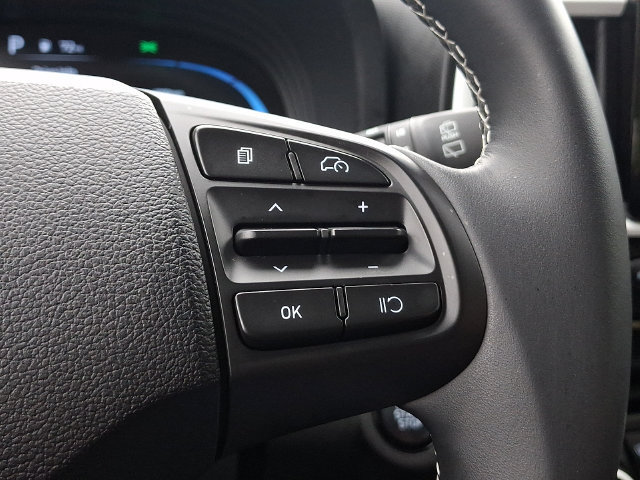 Used 2024 Hyundai Venue Limited FWD image 23