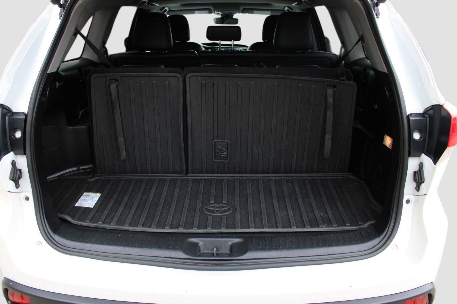 Used 2018 Toyota Highlander XLE AWD/4WD image 34