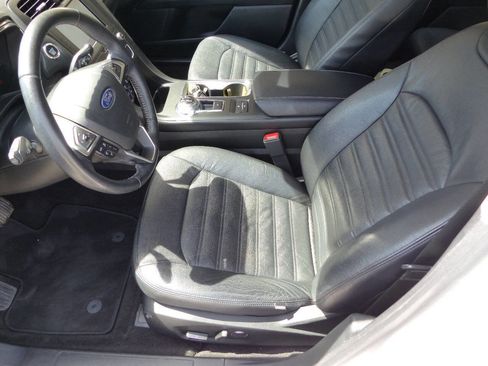 Used 2020 Ford Fusion SE w/ Equipment Group 151A FWD image 21