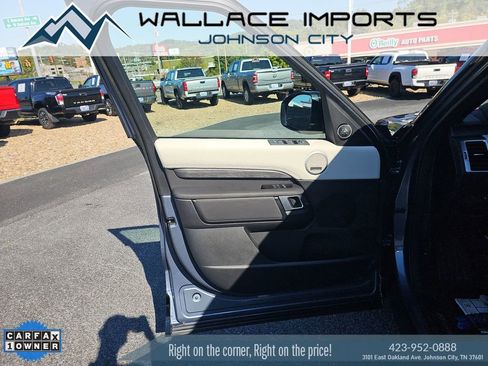 Used 2023 Land Rover Discovery HSE R-Dynamic image 7