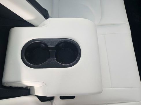 Used 2023 Tesla Model Y Long Range AWD/4WD image 65