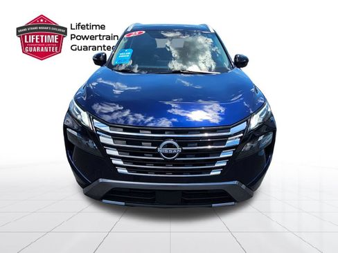 Certified 2025 Nissan Rogue SL w/ Tech Package AWD/4WD image 4