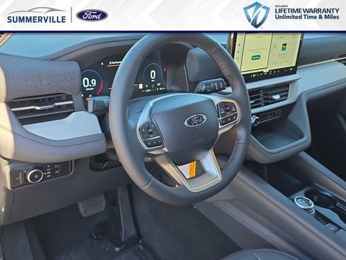 New 2026 Ford Explorer Active RWD image 18