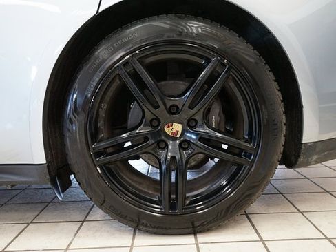 Used 2019 Porsche Panamera 4 image 66