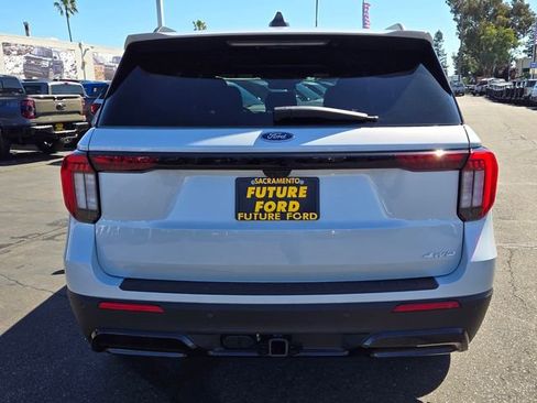 New 2026 Ford Explorer ST-Line w/ ST-Line Street Pack AWD/4WD image 5