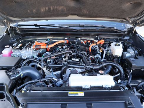 Certified 2025 Toyota Tacoma Limited AWD/4WD image 17