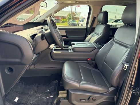 Used 2025 Ford Expedition Active AWD/4WD image 22