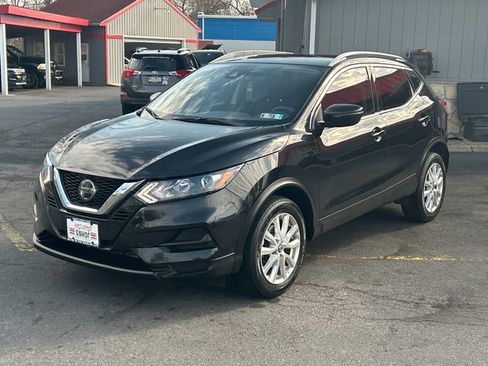 Used 2020 Nissan Rogue Sport SV image 1