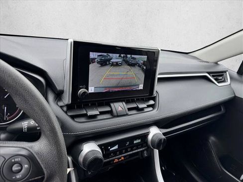 Used 2024 Toyota RAV4 LE AWD/4WD image 14