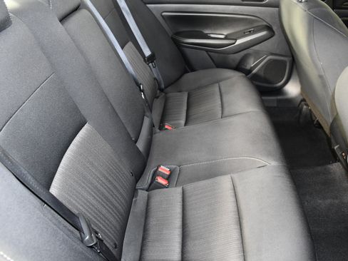 Used 2024 Nissan Altima 2.5 SV FWD image 41