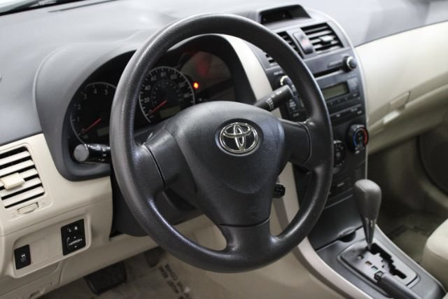 Used 2013 Toyota Corolla L FWD image 11