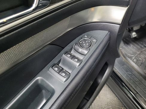 Used 2018 Ford Explorer XLT w/ Equipment Group 202A FWD image 27