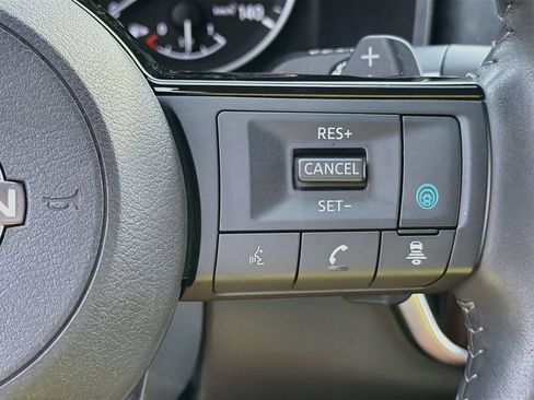 Used 2023 Nissan Rogue SL w/ SL Premium Package FWD image 16