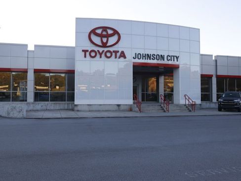 Used 2021 Toyota Camry XSE image 5