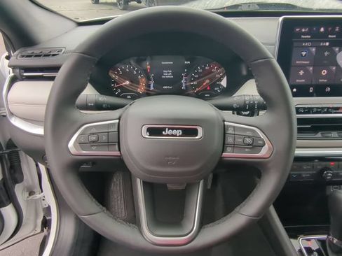 Used 2025 Jeep Compass Limited AWD/4WD image 21