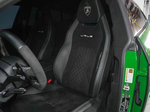 Used 2023 Lamborghini Urus Performante AWD/4WD image 56