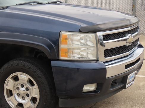 Used 2011 Chevrolet Silverado 1500 LT w/ All-Star Edition AWD/4WD image 6