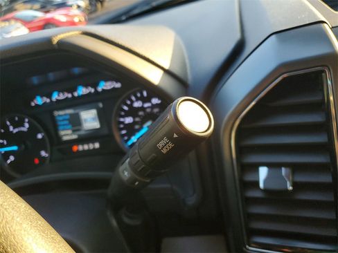 Used 2022 Ford F450 XLT w/ XLT Value Package image 23