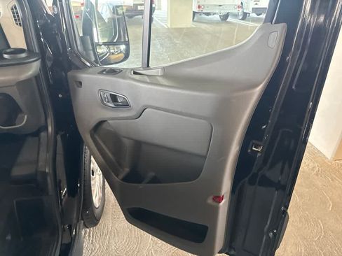 Used 2025 Ford Transit 250 148 Medium Roof RWD image 27