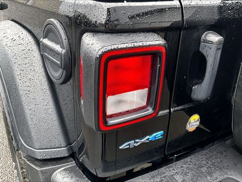 Used 2023 Jeep Wrangler Unlimited w/ Cold Weather Group AWD/4WD image 32