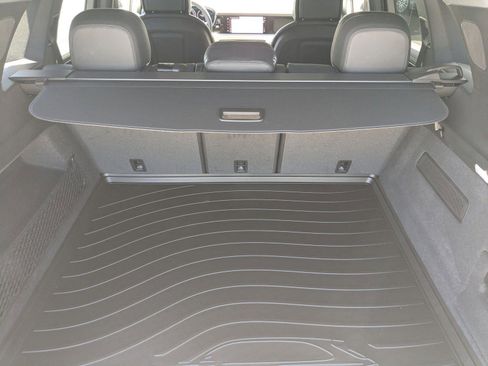 Certified 2025 Porsche Cayenne image 23