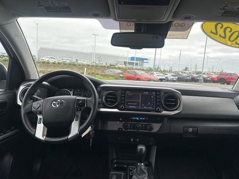 Used 2022 Toyota Tacoma SR5 RWD image 12