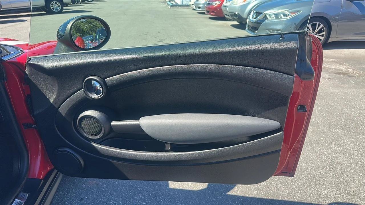 Used 2011 MINI Cooper Hardtop FWD image 30
