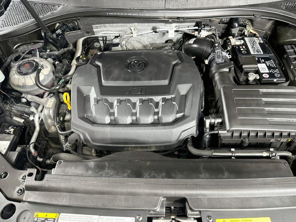 Used 2022 Volkswagen Tiguan SEL R-Line AWD/4WD image 38