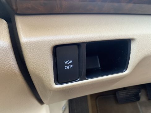 Used 2010 Honda Accord EX-L image 25