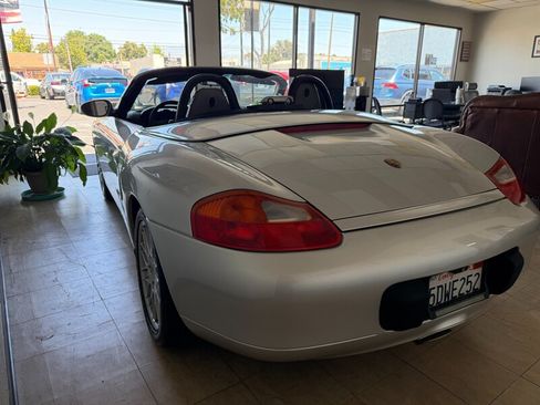 Used 2000 Porsche Boxster RWD image 4