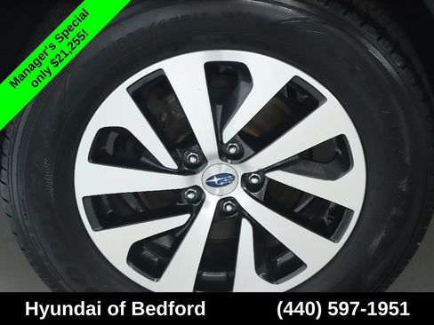 Used 2024 Subaru Outback Premium AWD/4WD image 13