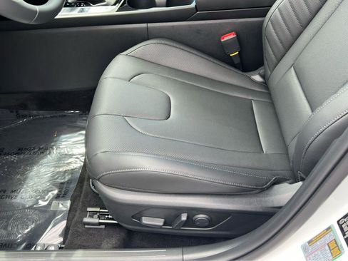 New 2026 Hyundai Elantra Limited FWD image 30