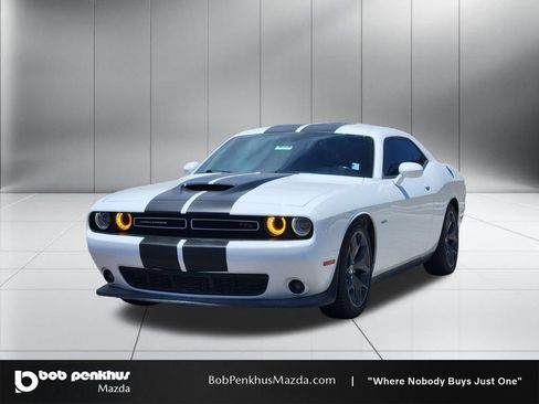 Used 2019 Dodge Challenger R/T RWD image 23