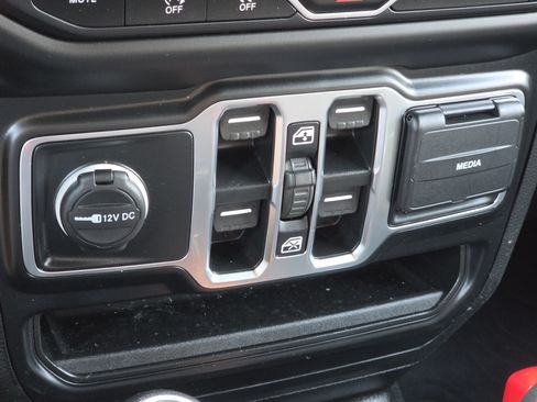 Used 2023 Jeep Wrangler Unlimited Sport AWD/4WD image 20