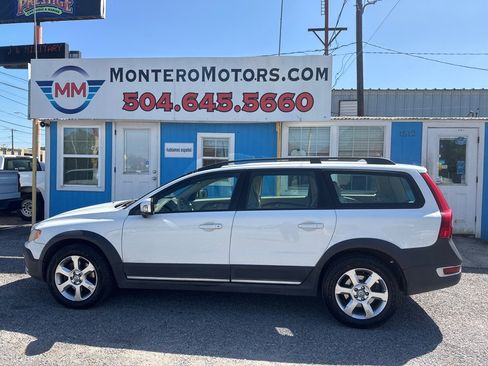 Used 2009 Volvo XC70 T6 AWD/4WD image 1