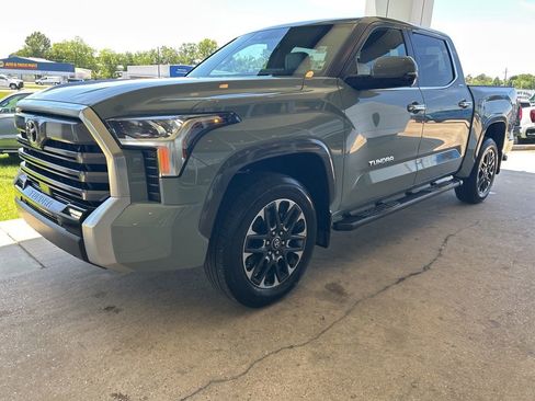 Used 2026 Toyota Tundra Limited w/ Power Package AWD/4WD image 4