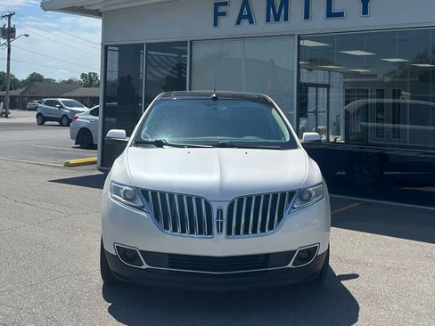 Used 2012 Lincoln MKX AWD image 2