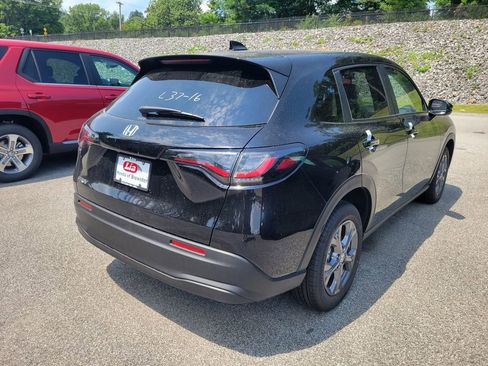 New 2026 Honda HR-V LX image 8