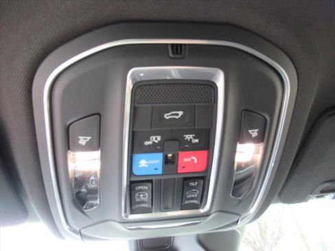 New 2026 Jeep Grand Cherokee L 4WD image 25