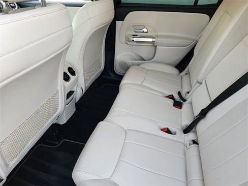 Used 2021 Mercedes-Benz GLB 250 image 31