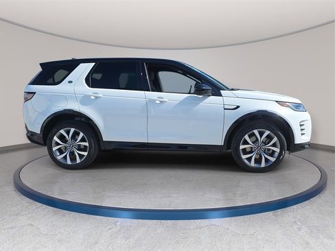 New 2026 Land Rover Discovery Sport Landmark image 4