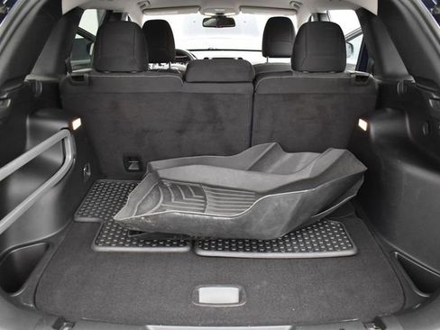 Used 2016 Jeep Cherokee Latitude w/ Cold Weather Group image 12