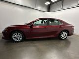 Used 2018 Toyota Camry LE image 2