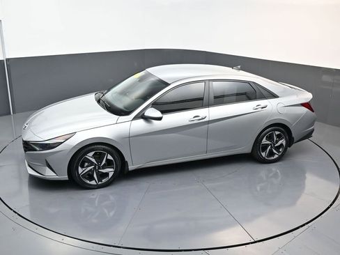Used 2023 Hyundai Elantra SEL w/ Convenience Package image 25