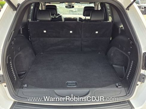 Used 2020 Jeep Grand Cherokee Altitude RWD image 12