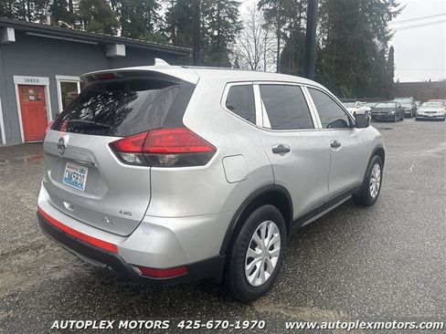 Used 2017 Nissan Rogue S image 7