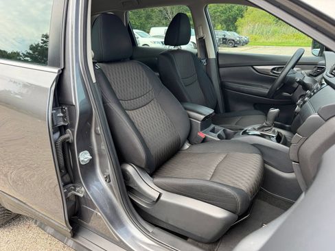 Used 2017 Nissan Rogue S AWD/4WD image 38